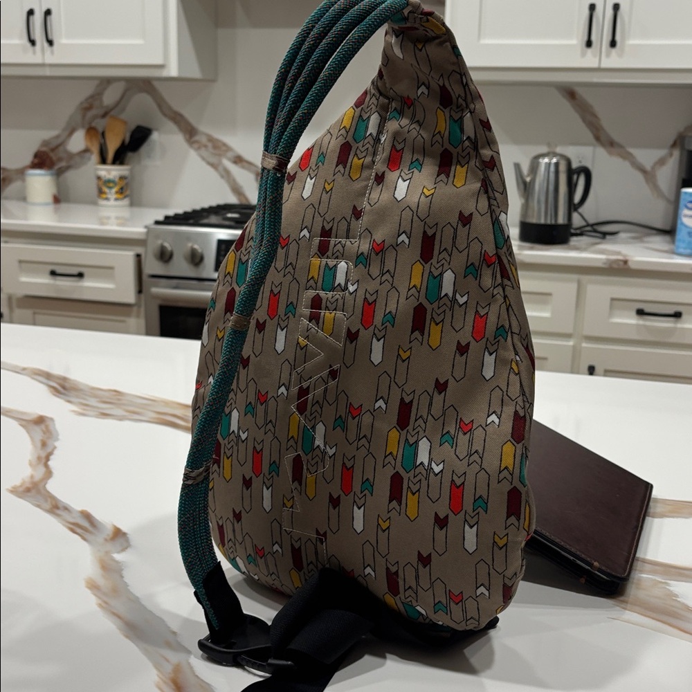 Kavu Multicolor Arrow Pattern Backpack - image 3